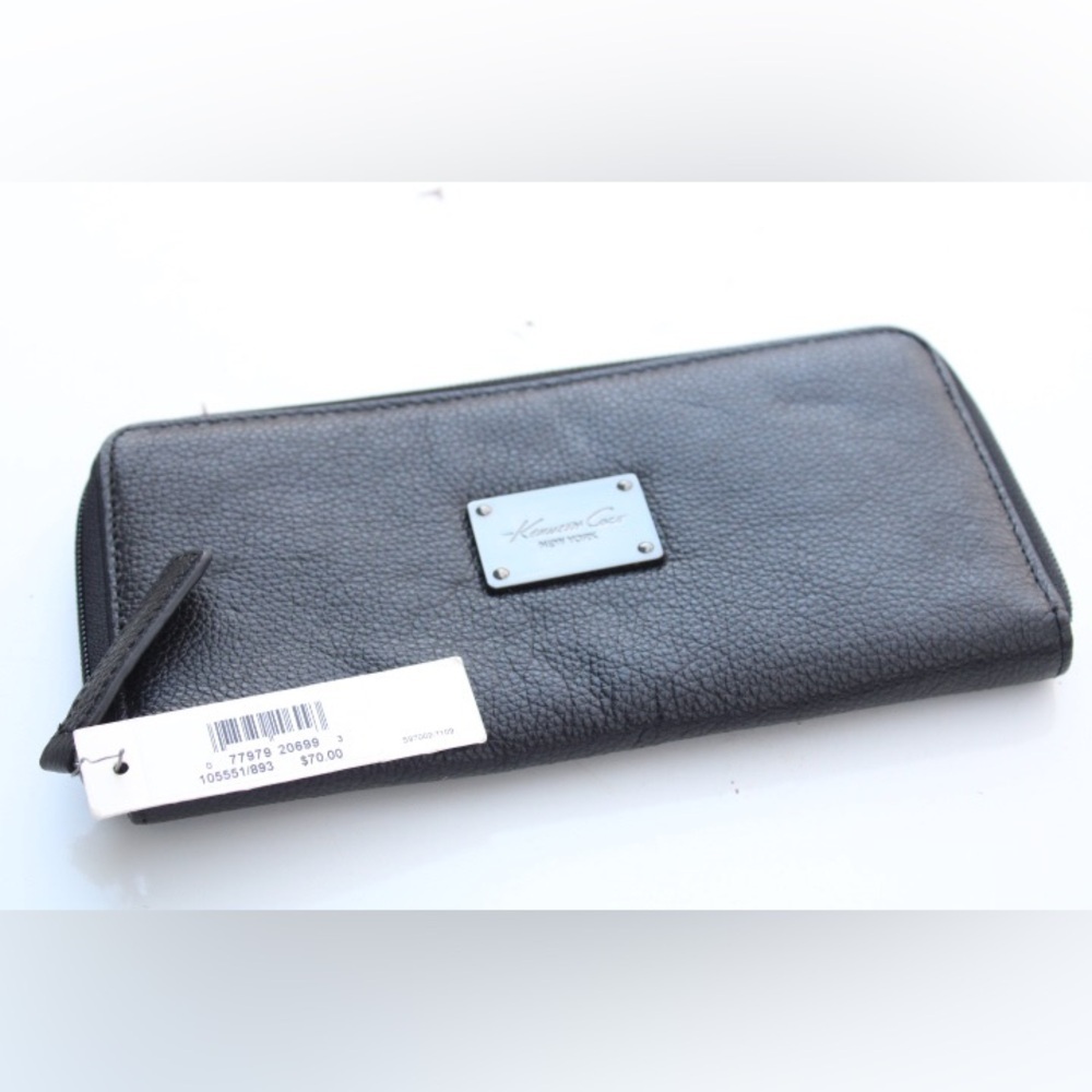 NWT Kenneth Cole zip around wallet